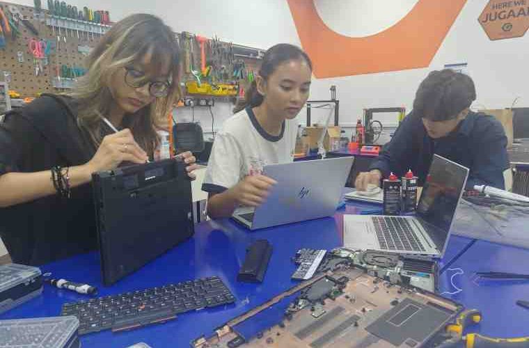 Refurbishing laptops