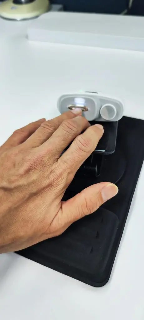 One-hand operated nail trimmer demonstration